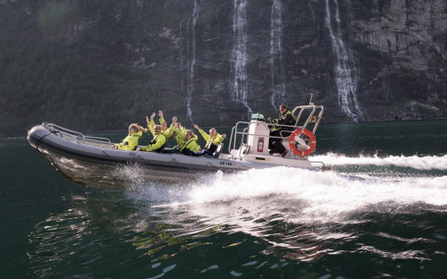 Fjordsafari p Geirangerfjorden